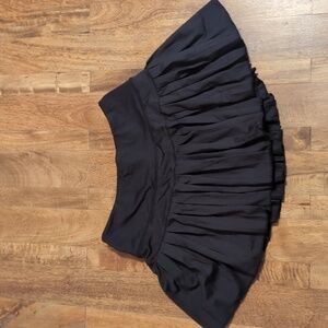 Goldhinge pleated skirt
